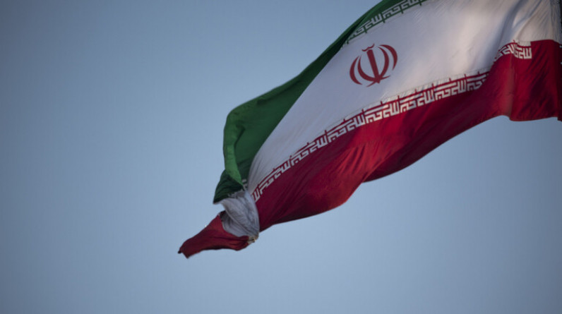 طهران توقف مواطنين فرنسيين بتهمة "السعي لإثارة اضطرابات"