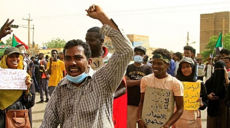 السودان.. مقتل متظاهر في الخرطوم تزامنا مع زيارة خبير أممي