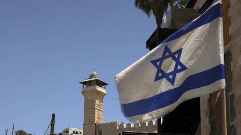 إسرائيل تحذر "حماس" من التصعيد خلال زيارة بايدن