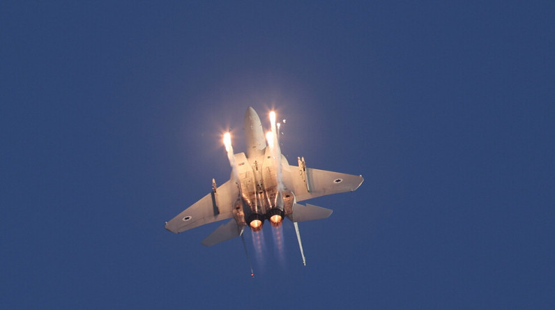 سلاح الجو الإسرائيلي يجري تدريبا مشتركا شمل تزودا بالوقود جوا مع نظيره اليوناني