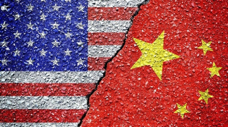 المتحدث باسم الخارجية الصينية ينتقد "ديمقراطية الولايات المتحدة" بصورة على تويتر