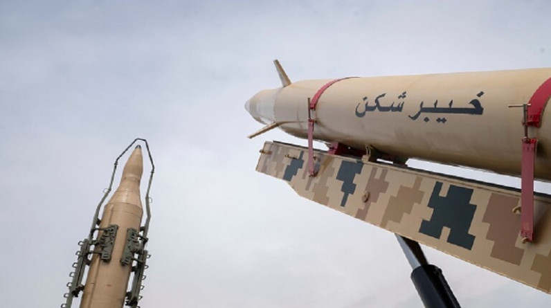 قائد قوات الدفاع الجوي للجيش الإيراني: لا نعتمد على أحد في تصنيع المعدات الدفاعية