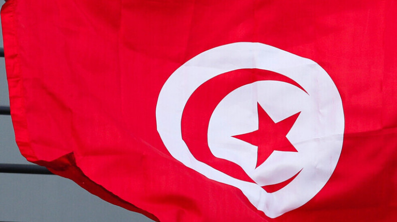 قاض تونسي يمنع وسائل الإعلام من تغطية قضيتي تآمر على أمن الدولة