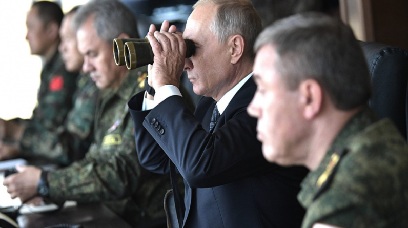 روسيا : بوتين يقود تدريبات إطلاق صواريخ باليستية ومجنحة "السبت"