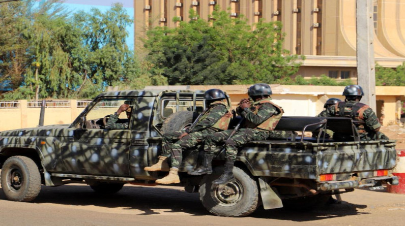 عسكريو النيجر يحذرون من أي تدخل مسلح قبل اجتماع إيكواس
