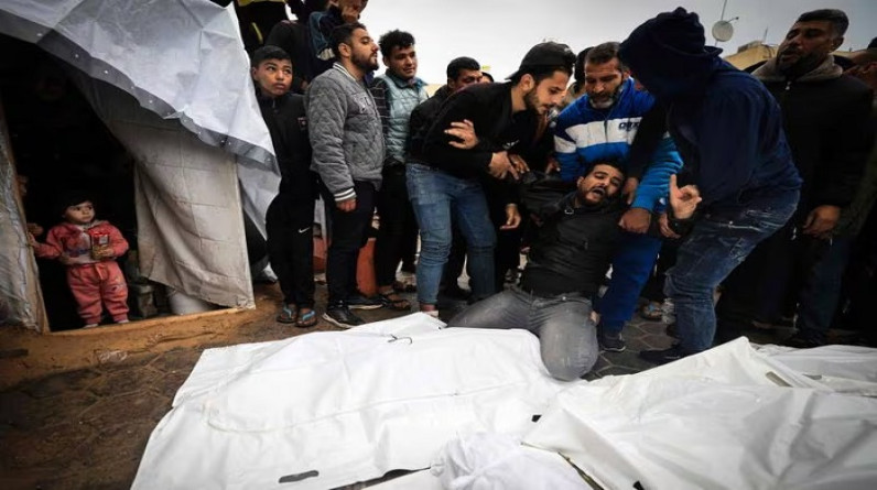 171 يوما من الإبادة: الاحتلال يطالب بالإخلاء الفوري لمجمع الشفاء الطبي