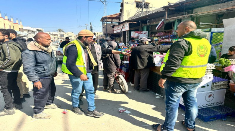 صور| بلدية رفح تعزز جهودها لتنظيم مدخل المدينة وتسهيل حركة المرور والطوارئ