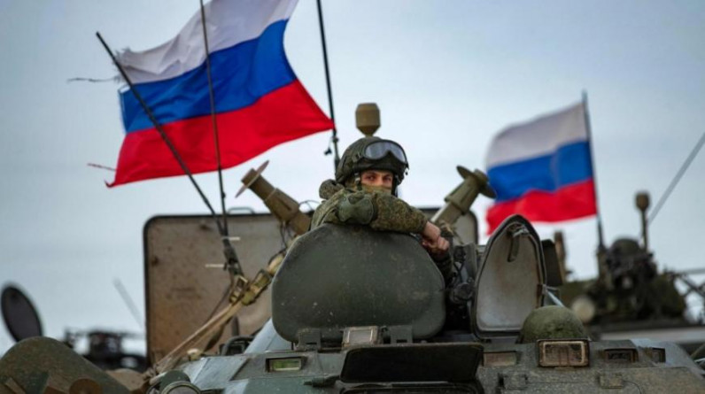رئيس جمهورية دونستيك: القتال يجري بالقرب من الحدود الروسية