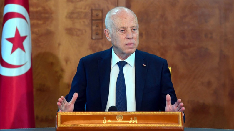 رئيس مجلس القضاء التونسي يشن هجوما حادا على قيس سعيّد..ما السبب؟
