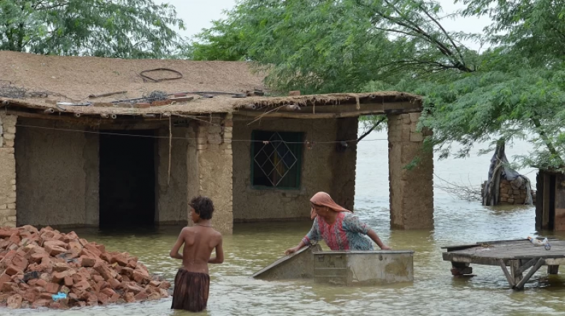 باكتسان بعد الفيضانات.. تفشي سريع للملاريا وتسجيل 324 وفاة