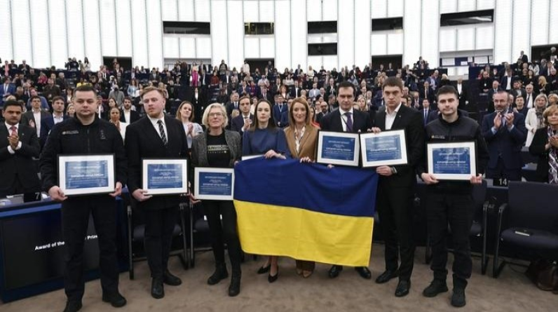 البرلمان الأوروبي يمنح الشعب الأوكراني جائزة ساخاروف الحقوقية