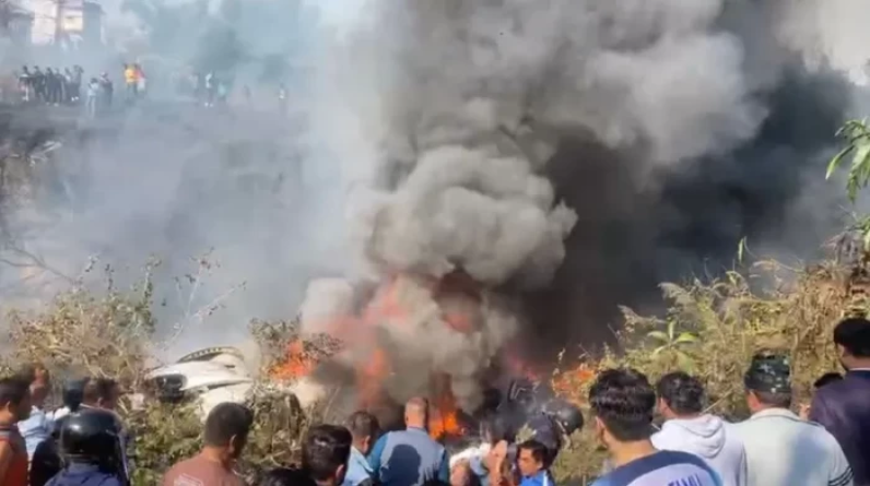 مصرع 72 شخصا إثر تحطم طائرة وسط نيبال