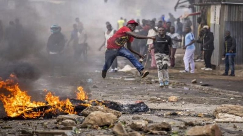 "الربيع الكيني".. مصادمات تحرق احتجاجات "الأغصان"