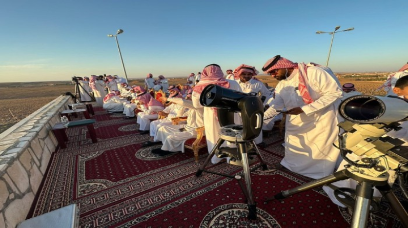 دول عربية وإسلامية تعلن الجمعة أول أيام عيد الفطر المبارك