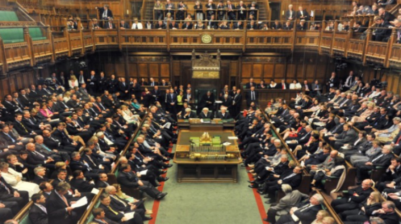 لجنة برلمانية بريطانية تطالب بوقف مفاوضات تجارية مع دول الخليج بسبب حقوق الإنسان