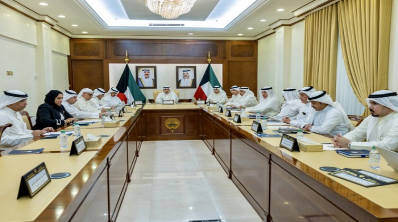الحكومة الكويتية تعلن تشكيل لجنة للتنسيق مع مجلس الأمة