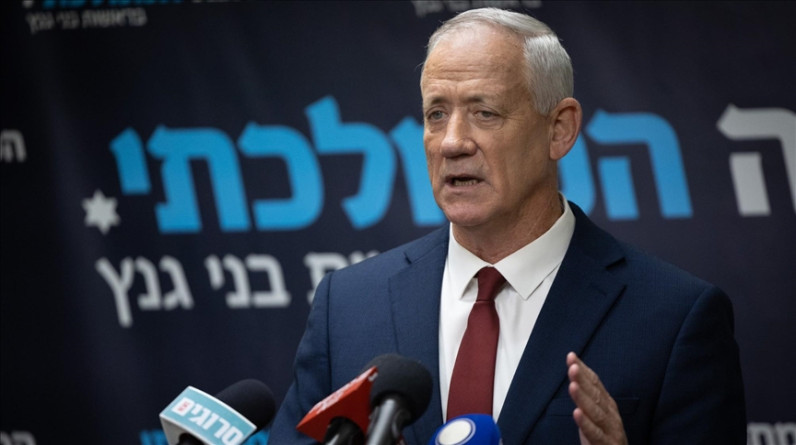إعلام إسرائيلي: غانتس سيجري مشاورات بشأن موعد استقالته