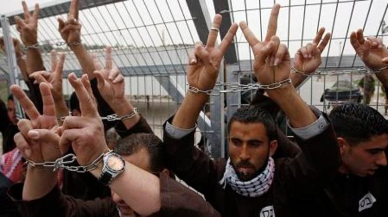 اعتقلهم الاحتلال من غزة.. استشهاد أسرى تحت التعذيب بمعسكر في النقب