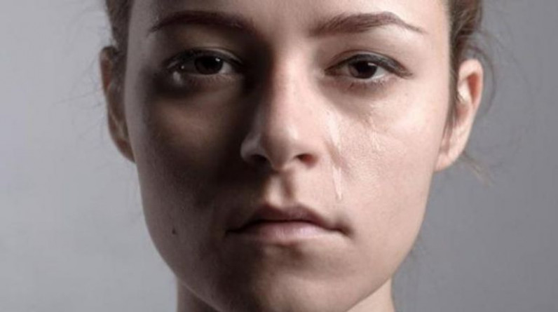 لماذا يبكي الإنسان؟ 5 أسباب تذرف من أجلها الدموع