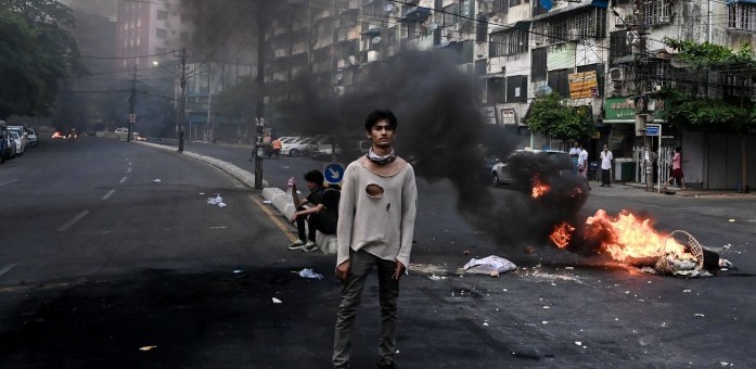 الجارديان: العنف المتصاعد في ميانمار يهدد بتحولها لسوريا جديدة