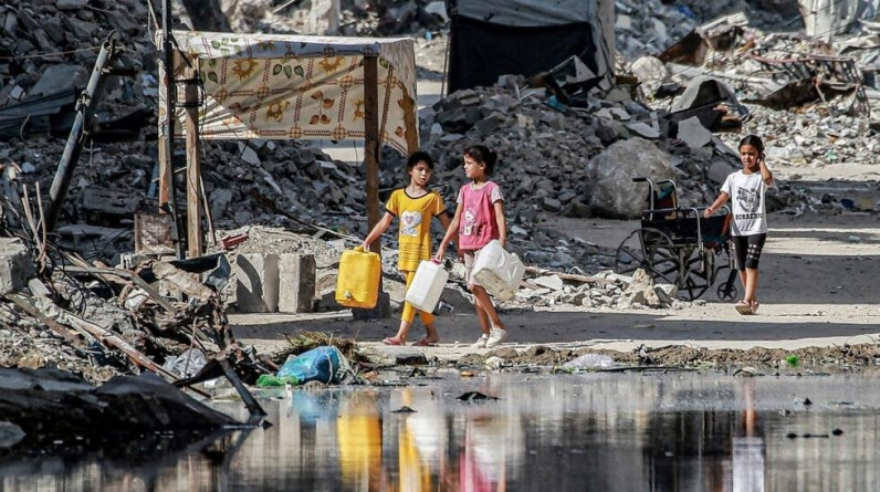 الصحة الفلسطينية تعلن انتشار فيروس شلل الأطفال بمياه الصرف الصحى