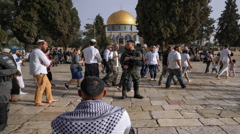 أوقاف القدس تحذر من تسارع تهديد الأقصى