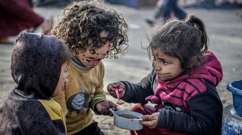 باحث سياسى : ما يحدث في غزة ليست مجاعة فقط ولكنها إبادة بمعنى الكلمة