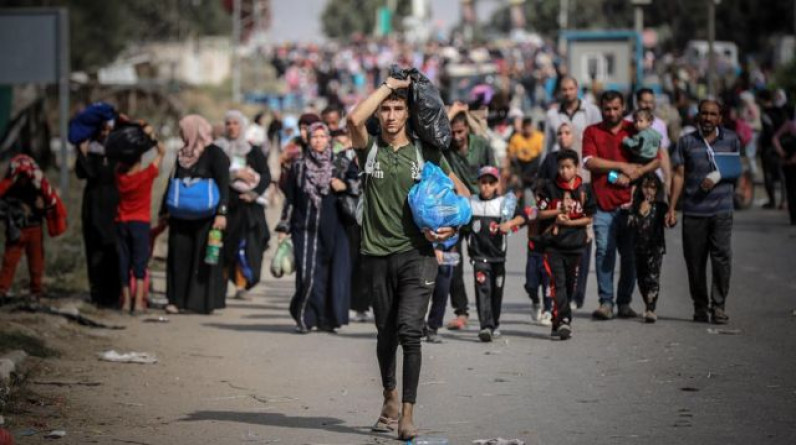 موقع «والا» العبري: إسرائيل أبلغت الوسطاء أنها لن توافق على عودة السكان إلى شمال قطاع غزة