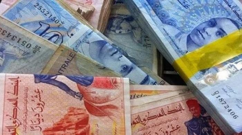 انخفاض الدينار التونسي إلى مستوى قياسي مقابل الدولار