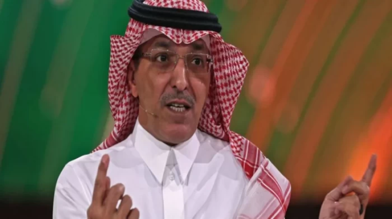 السعودية منفتحة عن تداول عملات إلى جانب الدولار.. هل يتهدد الأخضر الأمريكي؟